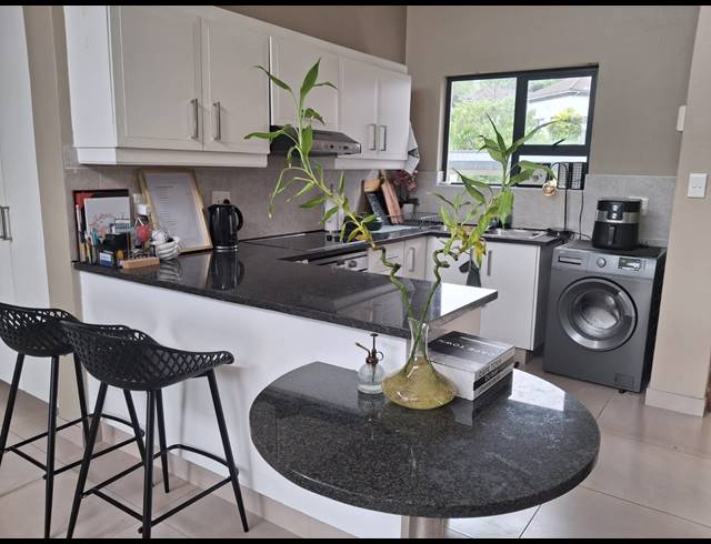 2 BEDROOM APARTMENT FOR SALE IN PALM LAKES ESTATE